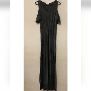 Everly sz Med Grey Comfortable Maxi Dress